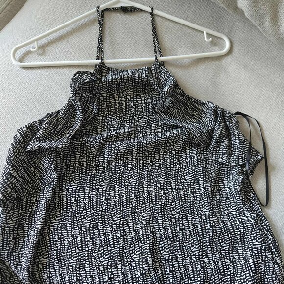 Black and white halter top with ruffles - Picture 1 of 4